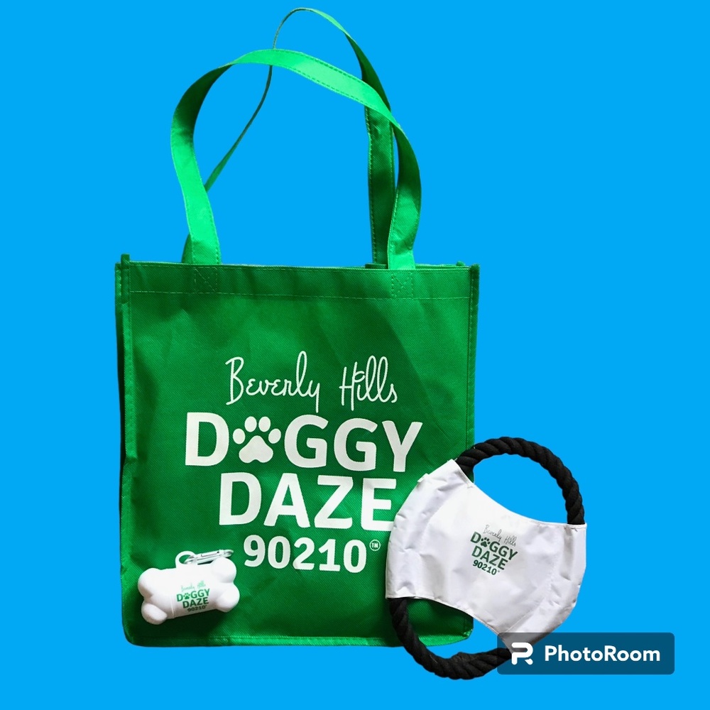 Beverly Hills Doggy Daze 90210 Green Gift Bag and Accessories - NWOT